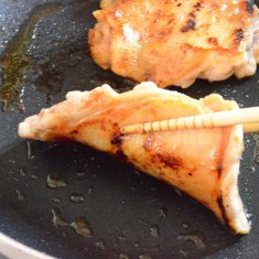 4等分に切り器に盛りる。