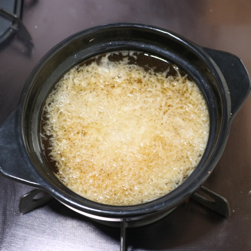 鍋にAを入れて中火にかける。沸騰したら大根おろしを加える。