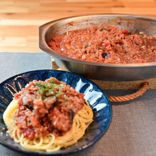 ④を5分ほどグリル内で蒸らしてからパスタにかける。
お好みでパセリやチーズ、タバスコをどうぞ。