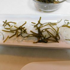 フレンチドレッシングを適量かけて出来上がり。