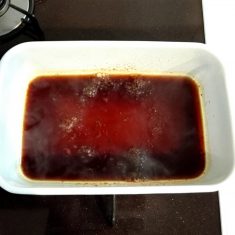 調味料は合わせて煮立ててから保存容器に移しておく。