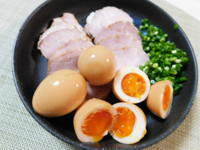 豚肉と卵の梅酒煮