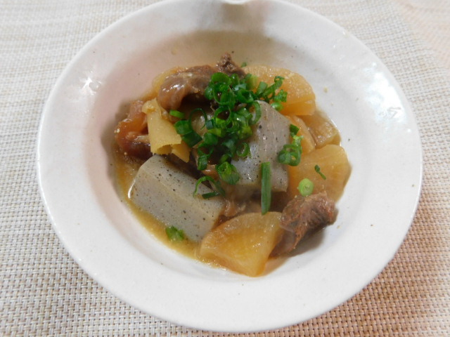 牛すじ煮込み