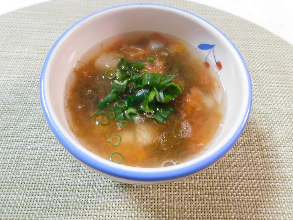 もずくとトマトのお吸い物