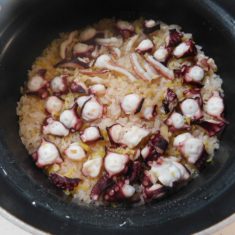 炊きあがったら、浅葱を加え出来上がり。