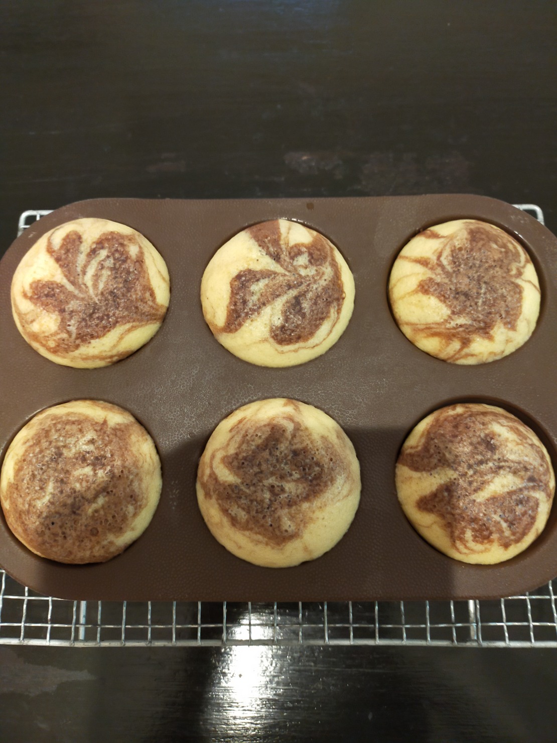 蒸し上がったら、型のまま冷ます。
