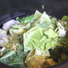 味が薄い場合はしおで味を整えて、火を止める。時間がある場合は2〜3時間おくと味がまろやかになる。