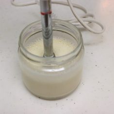お好きな野菜につけて召し上がれ。