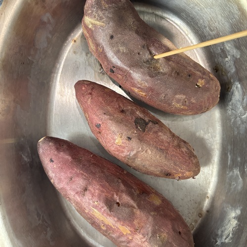 竹串を刺し、ス〜と通れば完成。