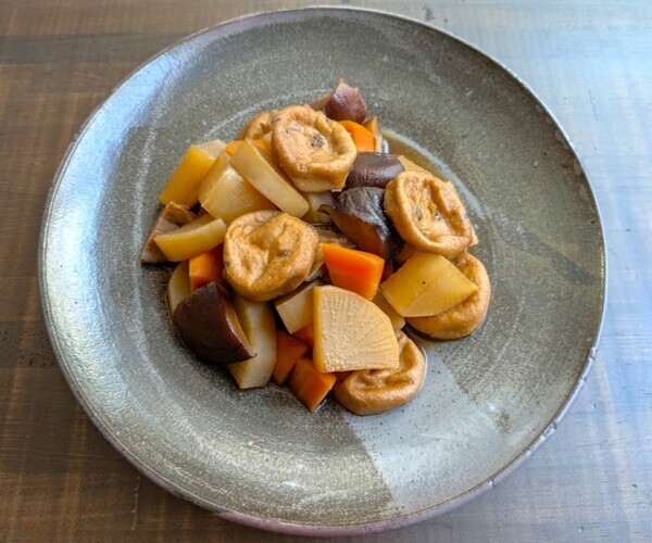 お盆時期の精進料理 がんもと野菜の煮物 ＜煮るオート＞