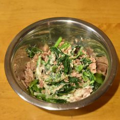 ツナ缶とマヨネーズを加え混ぜて、完成。