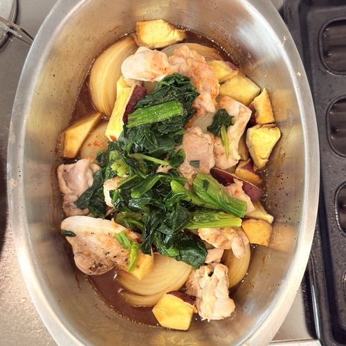 ④をかき混ぜて冷凍ほうれん草、または枝豆を④に入れ、蓋をして10分おき味をしみこませる。