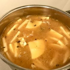 器によそい、千切りにした小ネギを上にパラっとかけたらできあがり！