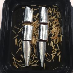 ③にしょうがを全体にちらし、さんまをならべる