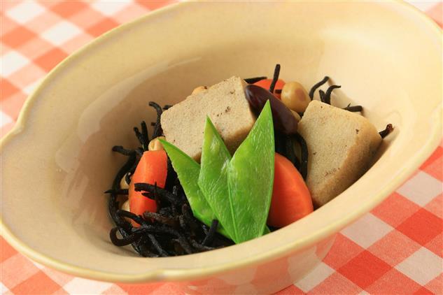 ひじきと豆と高野豆腐の煮物