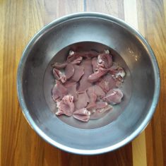 水に10分浸け、水気をきっておく。