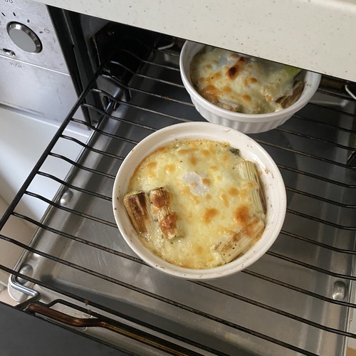 魚焼きグリル（トースターでも可）でチーズに焼き色が付くまで3～4分程度焼く。
